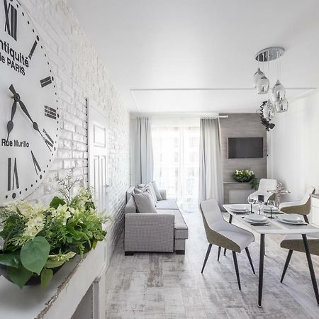 Good Time Apartment Business Center Varsóvia Exterior foto