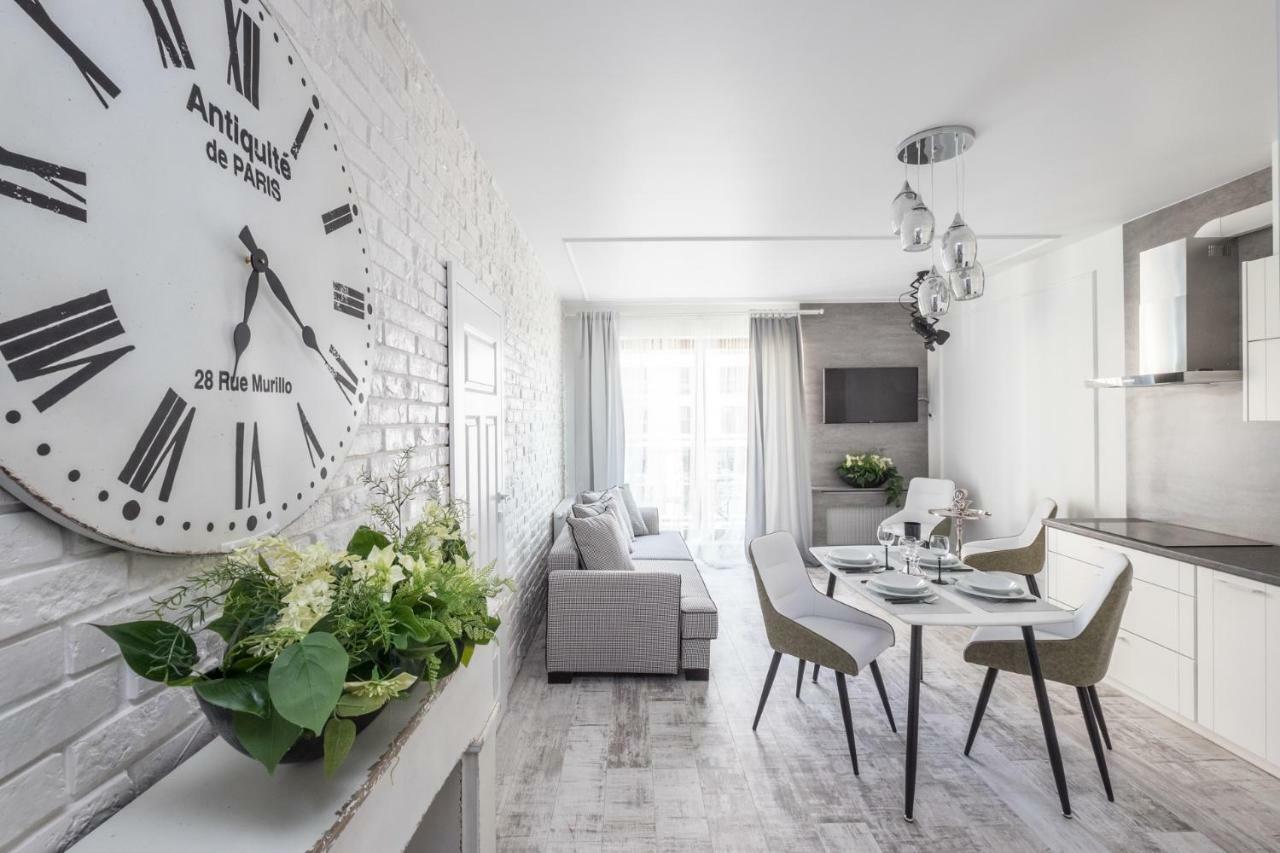 Good Time Apartment Business Center Varsóvia Exterior foto